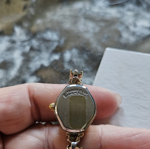 Watch - Picture 2 of 3